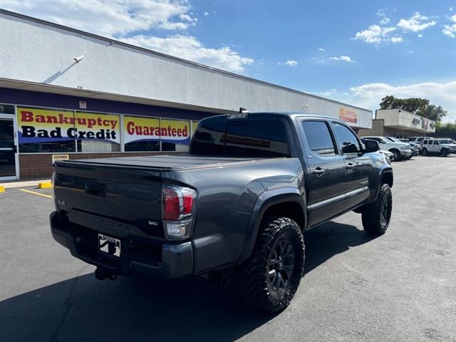 $37889 : 2021 Tacoma 4WD SR Double Cab image 7