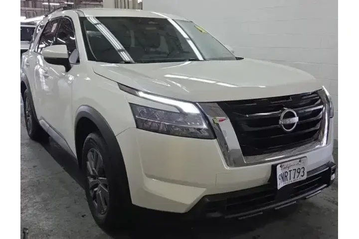 $26950 : Nissan Pathfinder 2022 SV 4d image 1