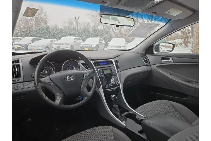 $8000 : Hyundai SONATA 2011 GLS 4dr image 10