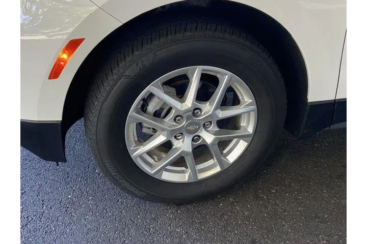 Chevrolet Equinox 2022 4x4 L image 9