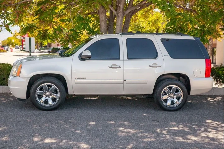 2010 GMC Yukon SLT image 8