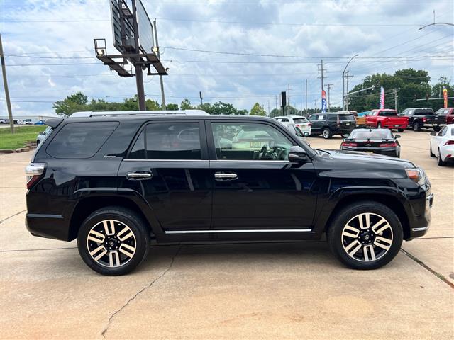 $28995 : 2018 4Runner image 5