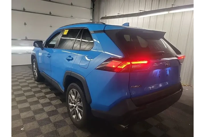 $23199 : Toyota RAV4 2019 AWD XLE Pre image 4