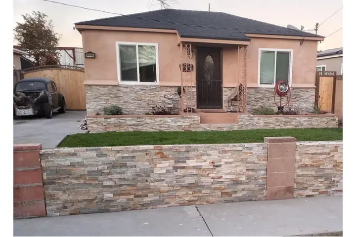 $1950 : 3 bedrooms and 1 bathroom image 3