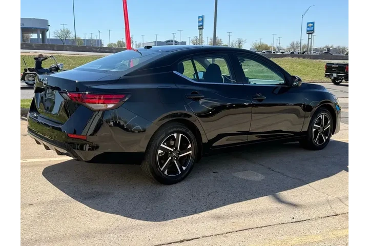 $20953 : Nissan Sentra 2025 SV 4dr Se image 9