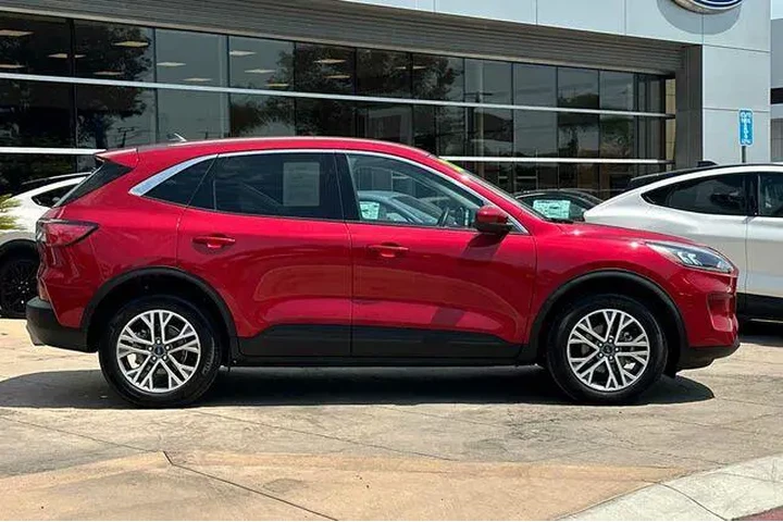 $22475 : Ford Escape 2022 AWD SEL 4dr image 2