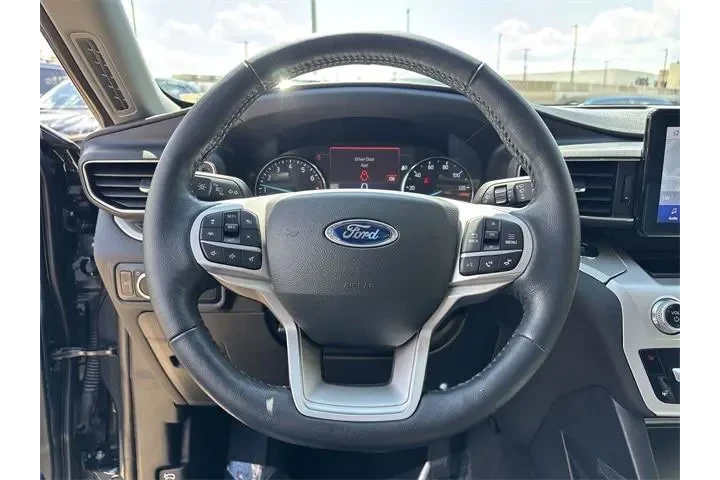 $27800 : Ford Explorer 2022 AWD XLT 4 image 6