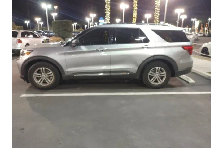 $18356 : Ford Explorer 2020 XLT 4dr S image 2