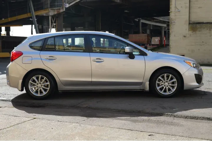$11988 : 2012 Impreza 2.0i Premium image 10