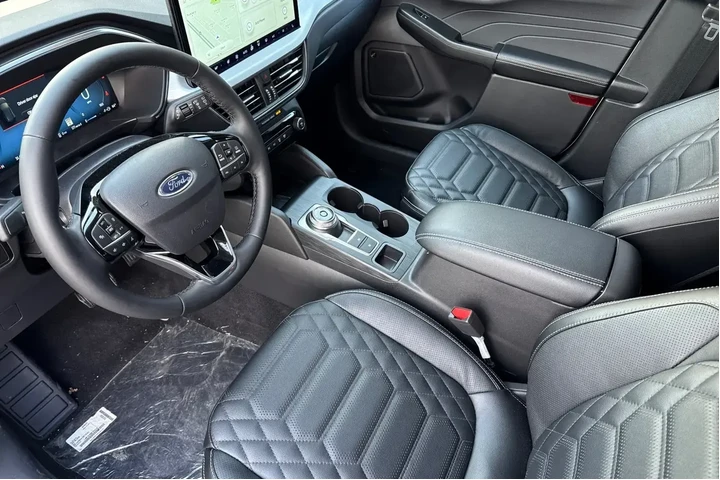 $39550 : Ford Escape Plug-In Hybrid 2 image 10