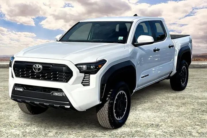 $37491 : Toyota Tacoma 2024 4x4 SR5 4 image 3