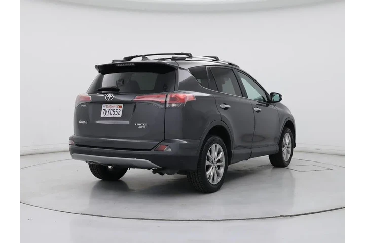 $22998 : Toyota RAV4 2017 AWD Limited image 8