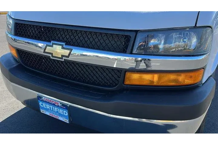 $31984 : Chevrolet Express 2023 2500 image 9