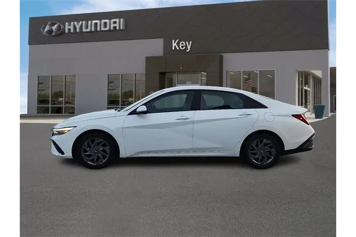 $12995 : Hyundai ELANTRA 2024 SEL 4dr image 5