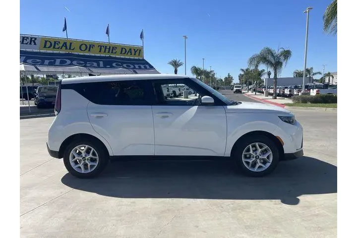 $17888 : Kia Soul 2024 S 4dr Crossove image 9