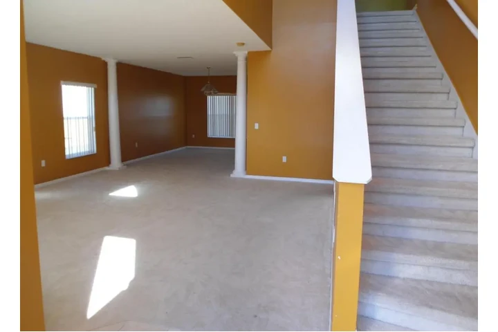 $2500 : Rent image 9