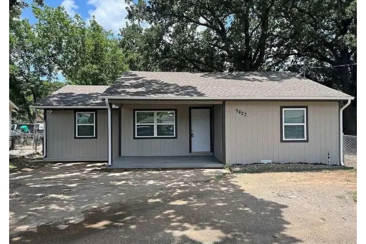 $1500 : Beautiful House image 3