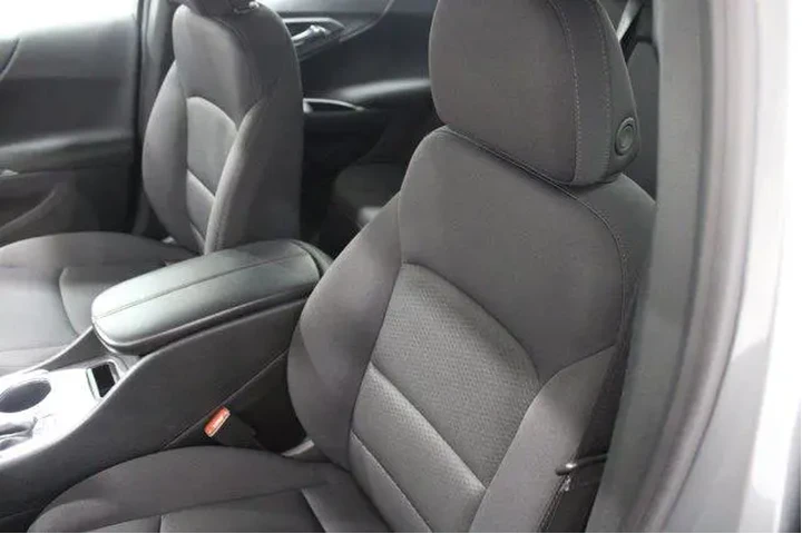 $21988 : Chevrolet Malibu 2024 LT 4dr image 6