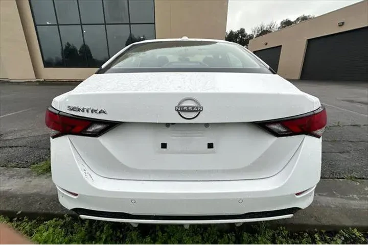 $19990 : Nissan Sentra 2025 SV 4dr Se image 4