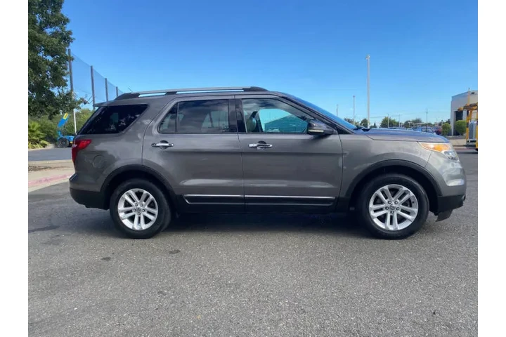 $8995 : 2011 Explorer XLT image 6