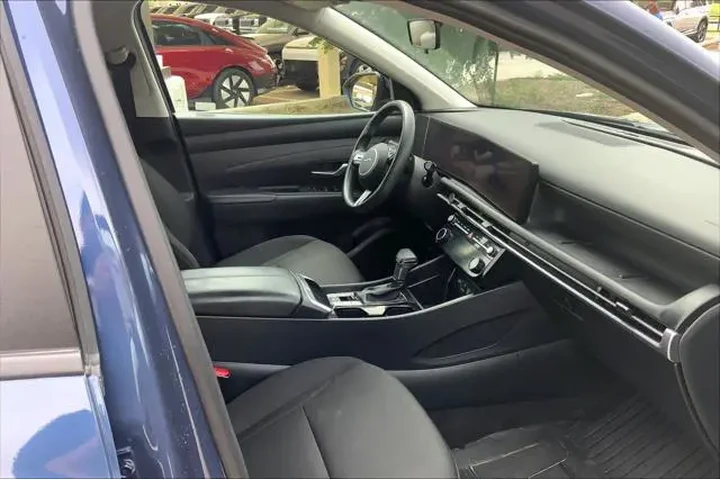 $27846 : Hyundai TUCSON 2025 SEL 4dr image 9