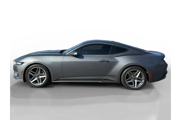 $28530 : Ford Mustang 2024 EcoBoost 2 image 2