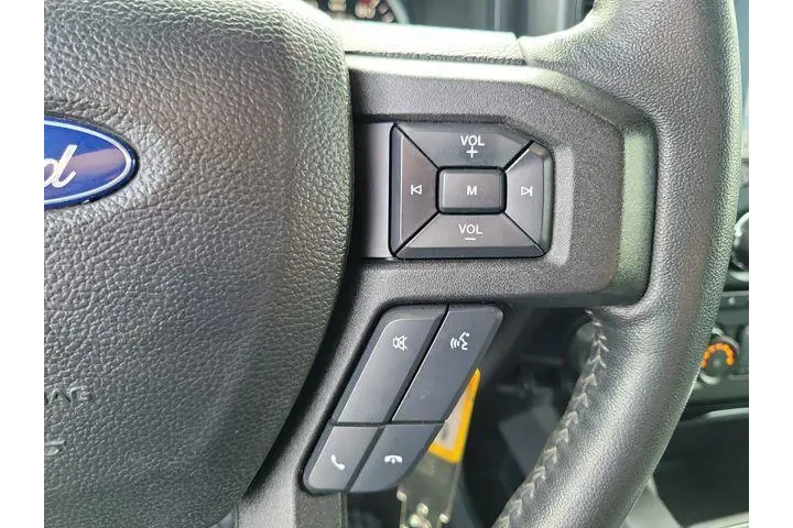 $32950 : Ford F-150 2017 4x4 XLT 4dr image 6