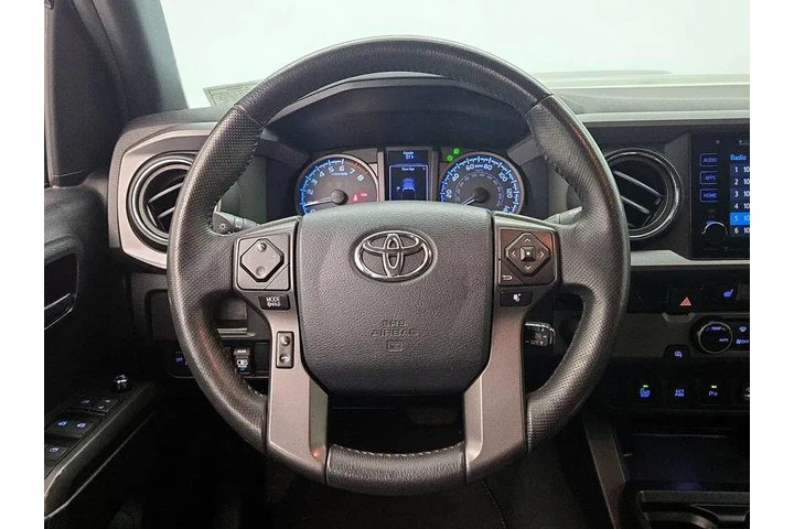 $30998 : Toyota Tacoma 2017 4x2 TRD S image 10