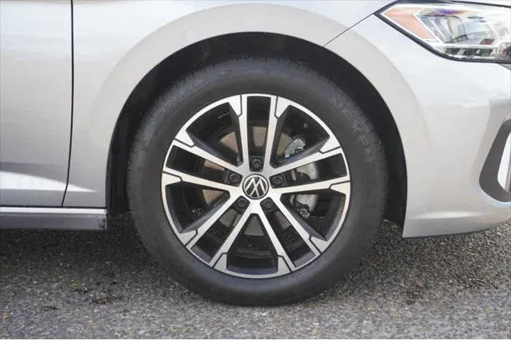 $19722 : Volkswagen Jetta 2024 Sport image 5