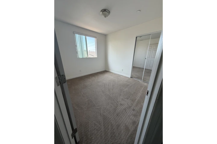 $850 : Rento cuarto image 2