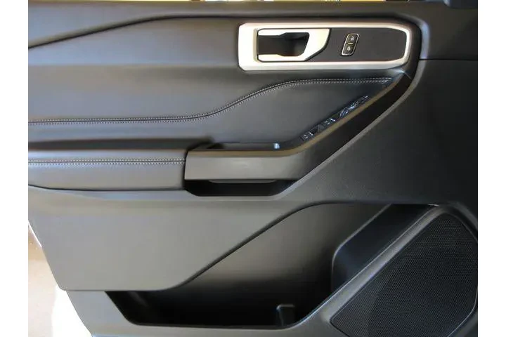 $18999 : Ford Explorer 2020 XLT 4dr S image 9