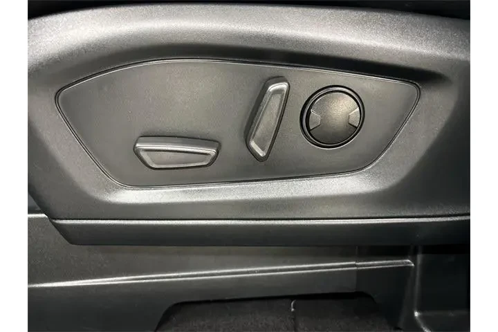 $39500 : Ford Explorer 2023 AWD ST 4d image 4