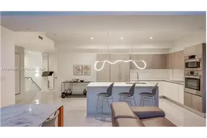 $10500 : Rental property with 3 bedro image 5