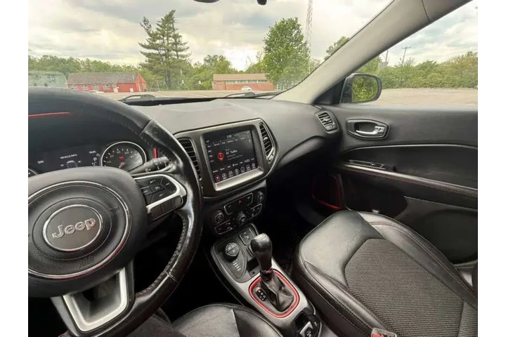 $7999 : 2019 Compass Trailhawk image 4