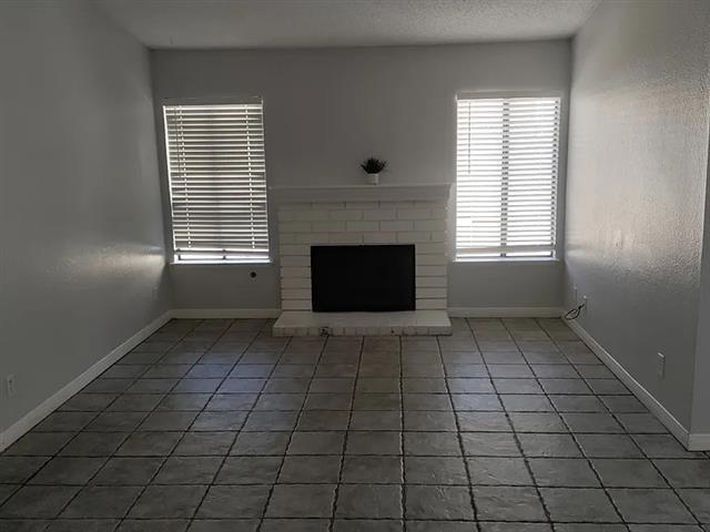 $2700 : Move-In Ready 3-Bedroom image 2