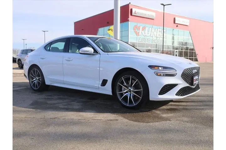 $30577 : Genesis G70 2025 2.5T Standa image 2