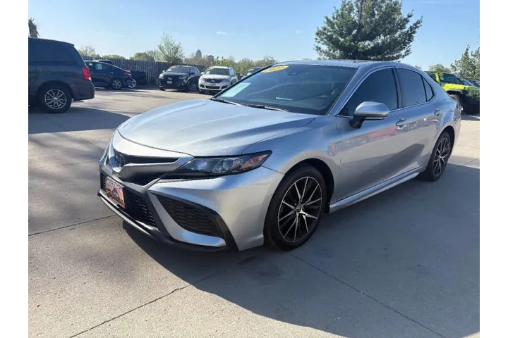 $18950 : 2021 Camry SE image 1
