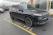 $10436 : Pre-Owned 2016 Cherokee Latit thumbnail