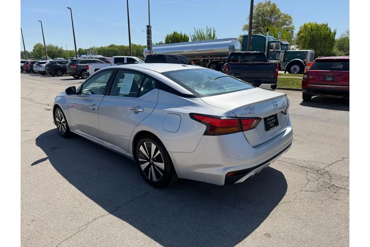 $9980 : 2019 Altima MSL image 4