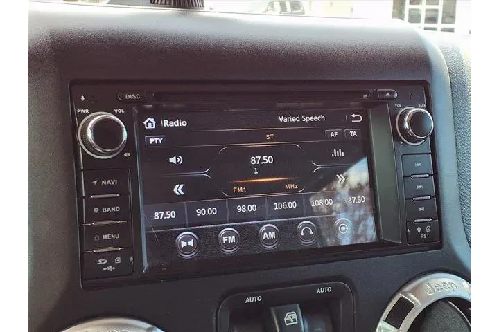 Jeep Wrangler Unlimited 2015 image 6