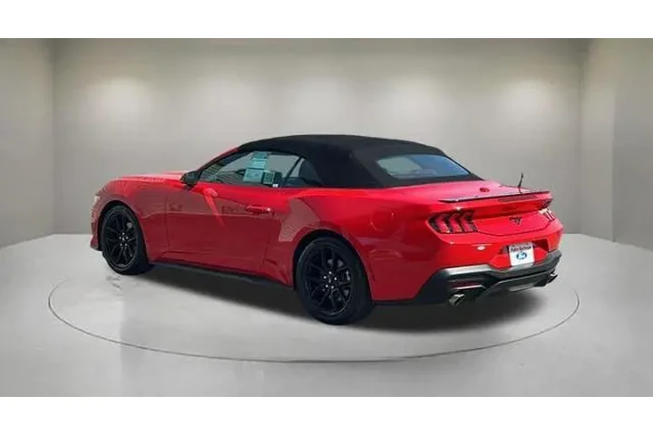 $39575 : Ford Mustang 2025 EcoBoost 2 image 5