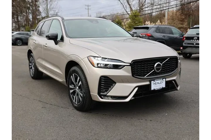 $33900 : Volvo XC60 2025 AWD B5 Core image 1