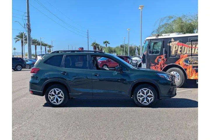 Subaru Forester 2024 AWD Pre image 7