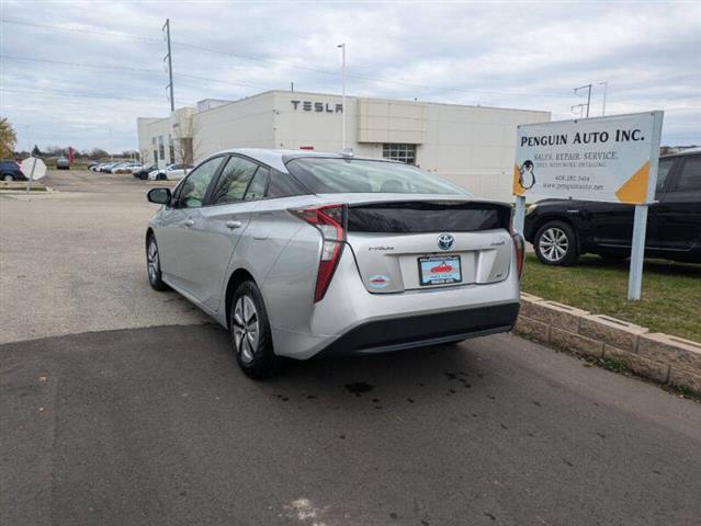 $17990 : 2017 Prius Four image 4