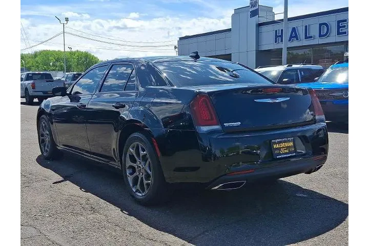 $13500 : Chrysler 300 2017 AWD S 4dr image 5