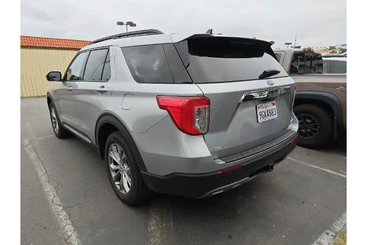 $33085 : Ford Explorer 2023 AWD XLT 4 image 5