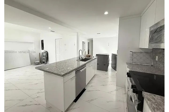 $2200 : HOME FOR RENT IN MAIMI FL image 6