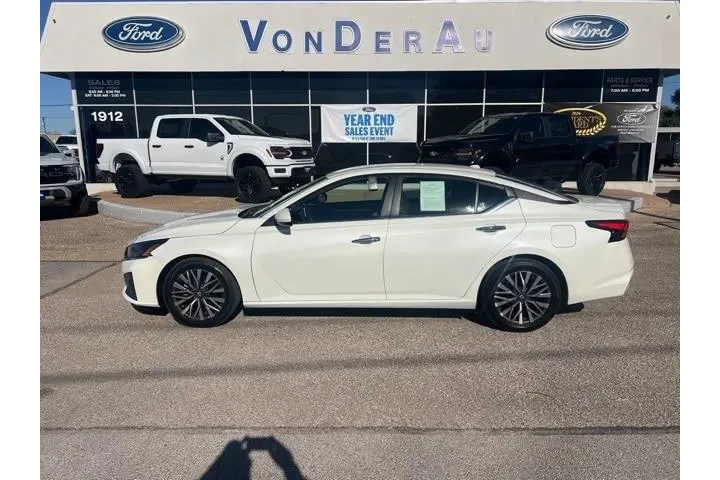 $19995 : Nissan Altima 2023 2.5 SV 4d image 1