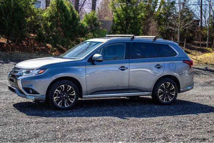 $14995 : Mitsubishi Outlander PHEV 20 image 3