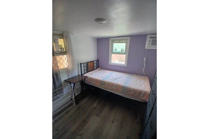 $700 : Se renta cuarto image 2